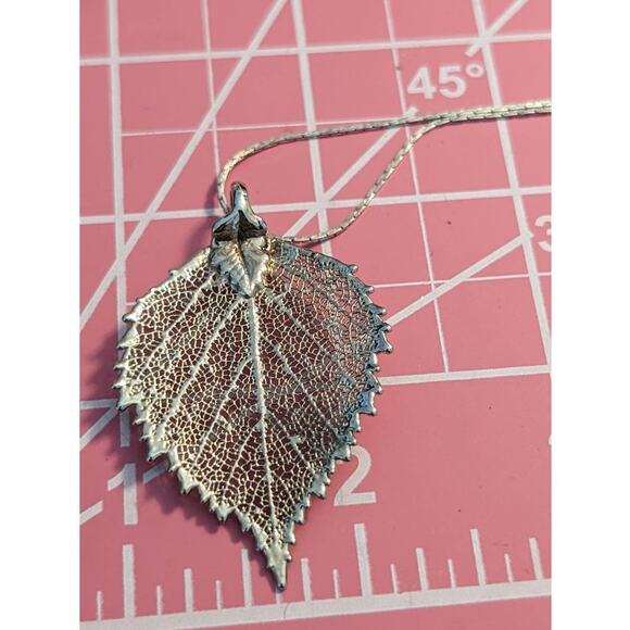 Vintage Silver Dipped Leaf on Marked 24" Chain - Picture 4 of 8